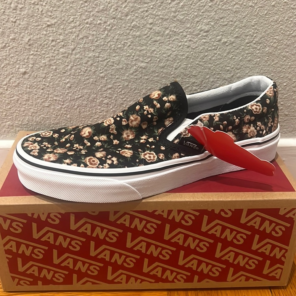 Brand new with tag! Floral print vans.